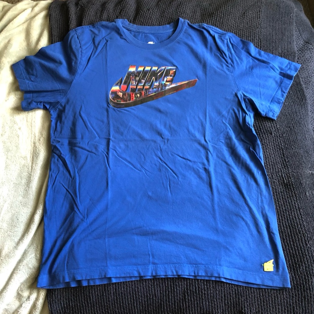 Nike Men's Royal Blue Graphic Logo Short-Sleeve Tee